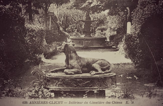 The Cimetière des Chiens on a contemporary postcard