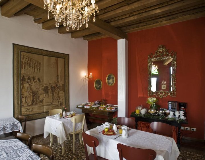 The dog friendly Hotel Relais Alcova del Doge, Venice, Italy The dog friendly Hotel Relais Alcova del Doge, Venice, Italy