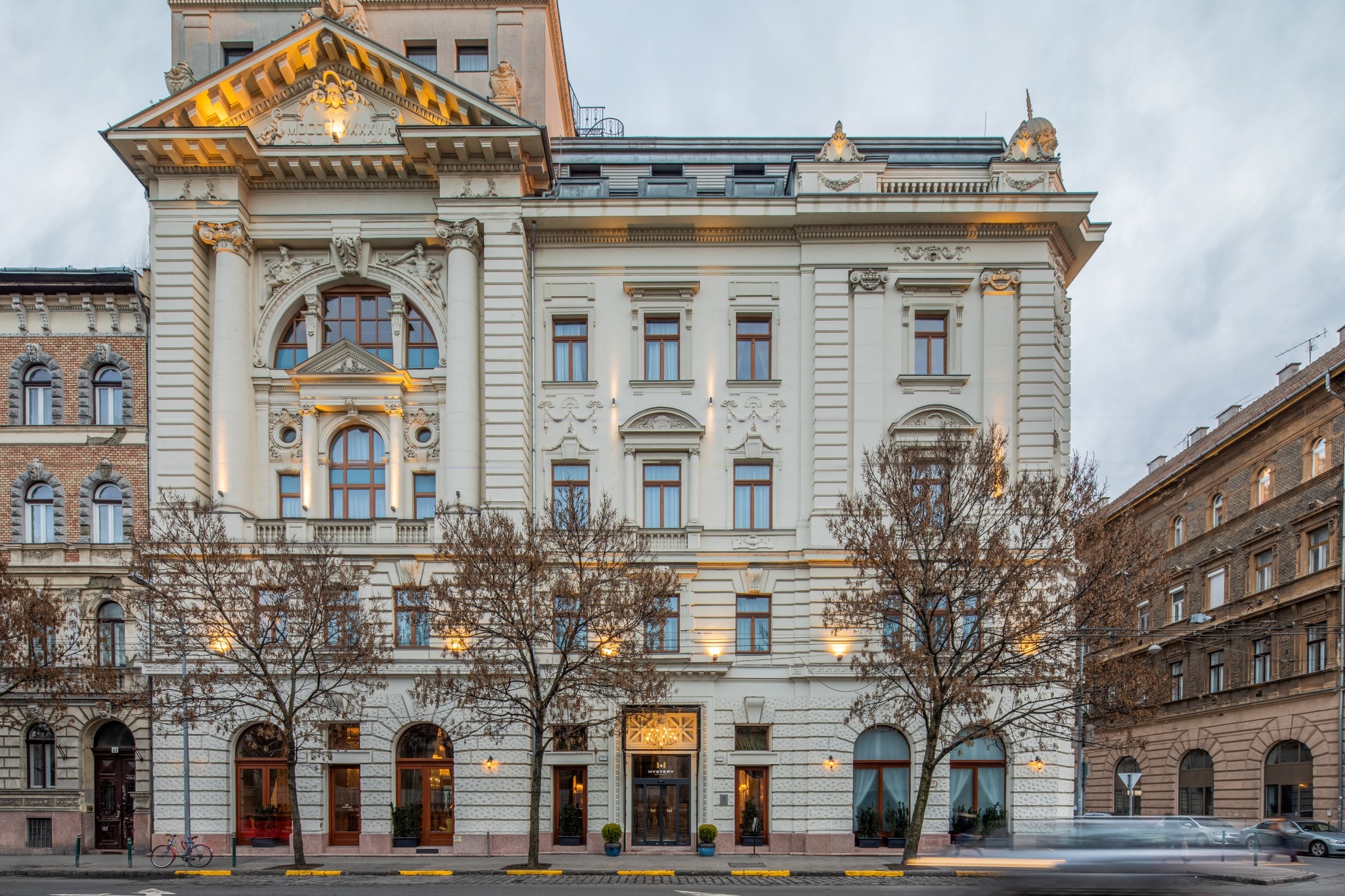 The dog-friendly Mystery Hotel Budapest awaits its guests with a unique theme, which is based on the triple luxury-magic-experience