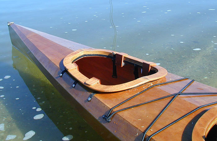 The special kayak that allows dogs to accompany their owner